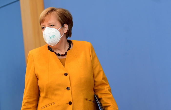 Conferenza stampa del 2 Novembre, Angela Merkel annuncia che la Germania va in lockdow parziale.